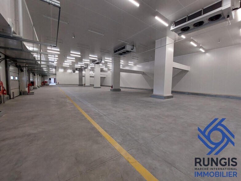Industrial in Thiais for lease - Building Photo - Image 3 of 7
