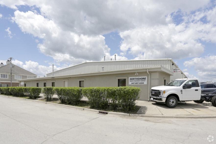 29900 N Skokie Hwy, Lake Bluff, IL for lease - Building Photo - Image 2 of 5