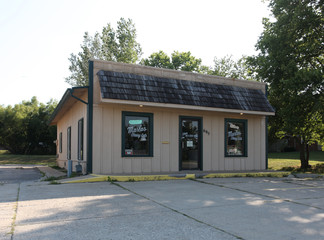 More details for 605 Baptiste Dr, Paola, KS - Retail for Sale