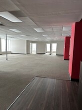 20545 Center Ridge Rd, Rocky River, OH à louer Photo intérieure- Image 2 de 4