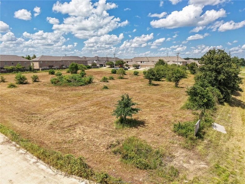 3711 Harvey Rd, College Station, TX à vendre - Photo du bâtiment - Image 2 de 10