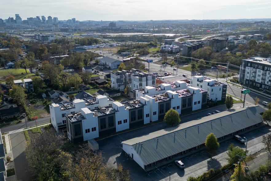 The Lucy portefeuille de 6 propriétés à vendre sur LoopNet.ca - Photo du bâtiment - Image 1 de 41