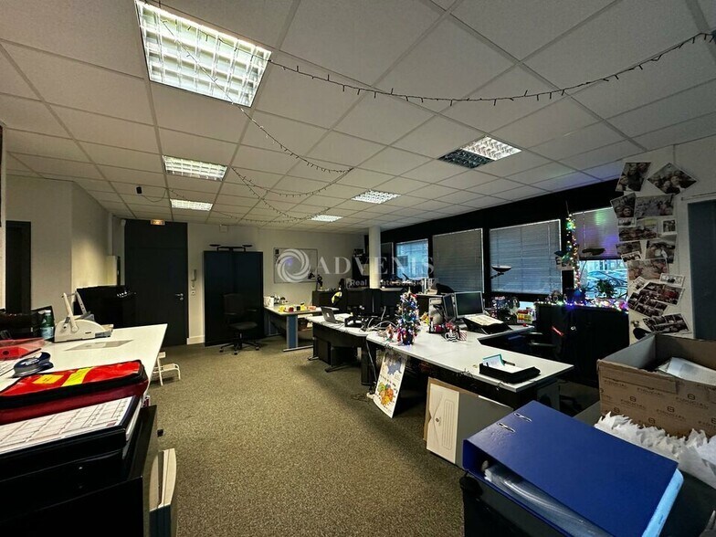 Office in Villeneuve-d'Ascq for lease - Interior Photo - Image 2 of 8