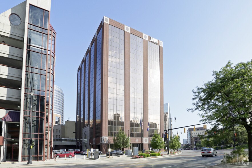 99 Monroe Ave NW, Grand Rapids, MI à louer - Photo du bâtiment - Image 1 de 9