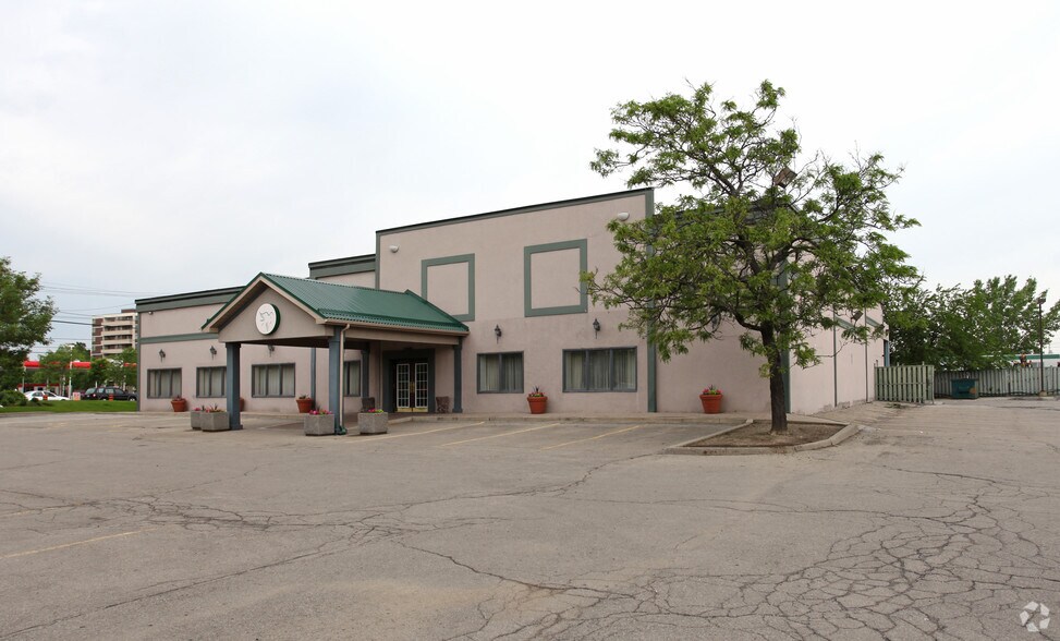 3725 Keele St, Toronto, ON à vendre - Photo principale - Image 1 de 1