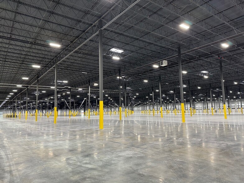 6020 W 300 S, Salt Lake City, UT for lease - Interior Photo - Image 3 of 8