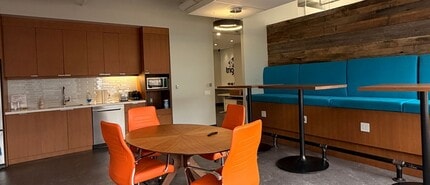 2 Sheppard Ave E, Toronto, ON à louer Photo intérieure- Image 2 de 8