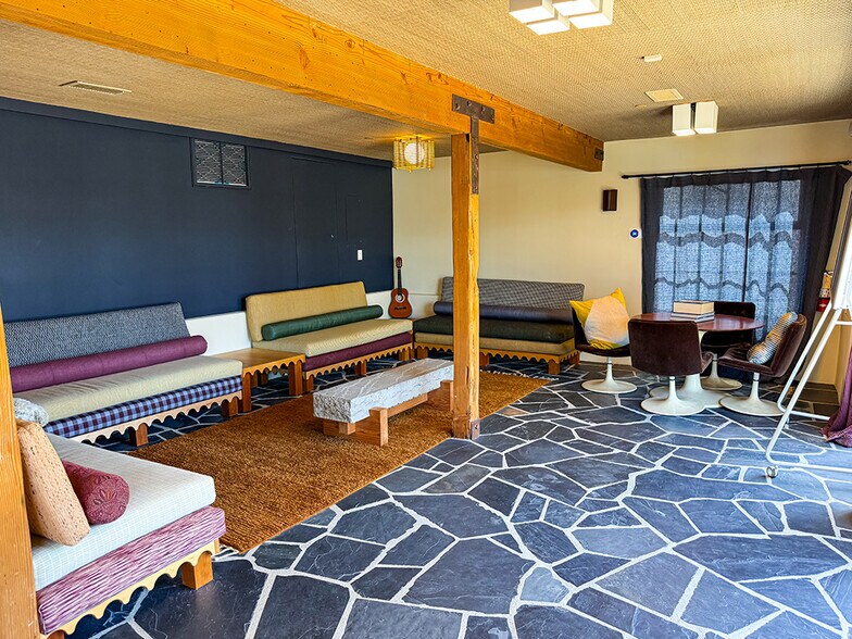 2436 Gates st, Los Angeles, CA à louer - Photo du bâtiment - Image 3 de 11
