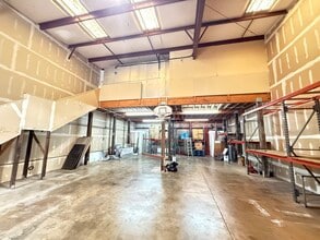 94-1175 Ka Uka Blvd, Waipahu, HI for lease Interior Photo- Image 2 of 8