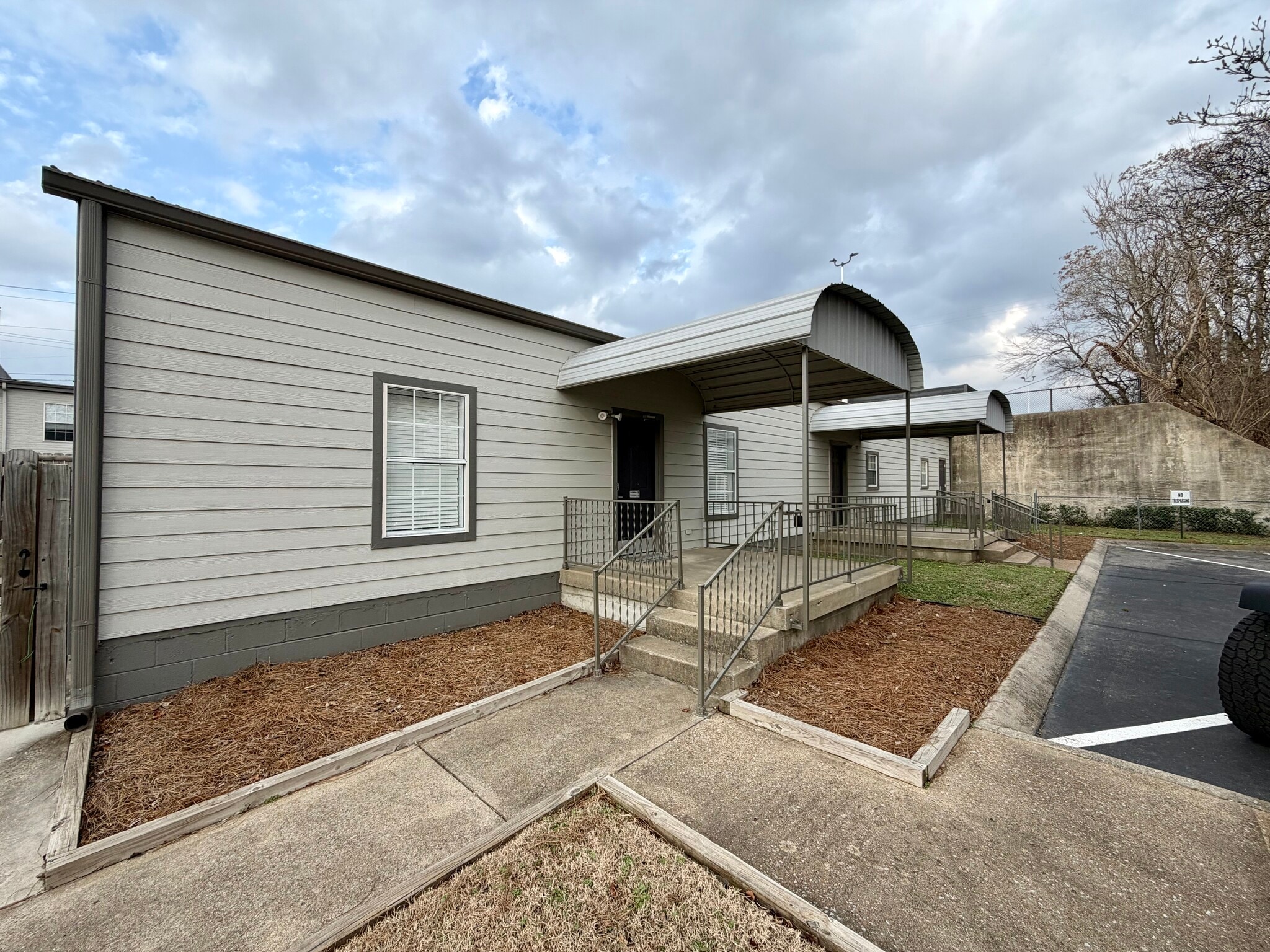 2525B Lebanon Pike, Nashville, TN for lease Primary Photo- Image 1 of 15