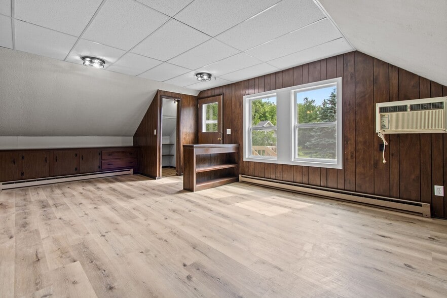 1903 E Apple Creek Rd, Appleton, WI for sale - Building Photo - Image 3 of 31