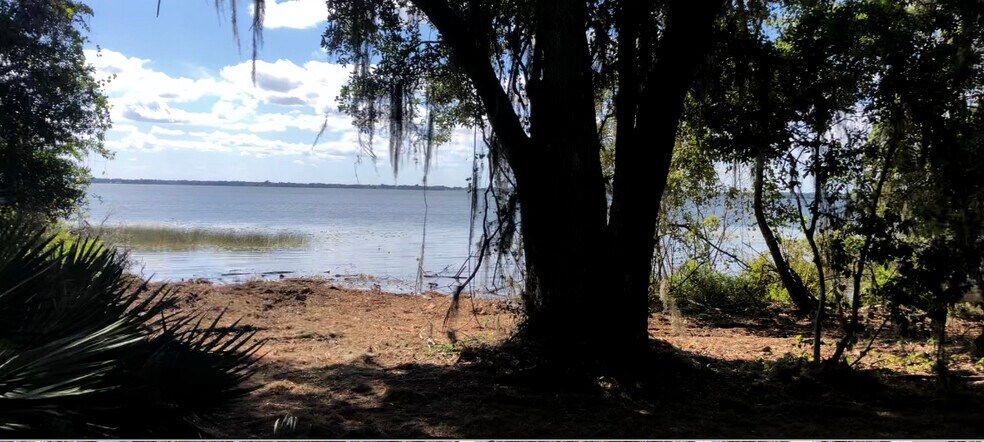 N LAKE REEDY BLVD, Frostproof, FL à vendre - Photo du bâtiment - Image 3 de 9