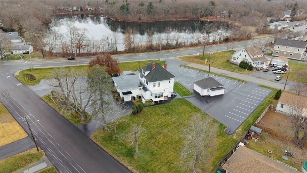 982 Warwick Ave, Warwick, RI à vendre - Aérien - Image 3 de 11