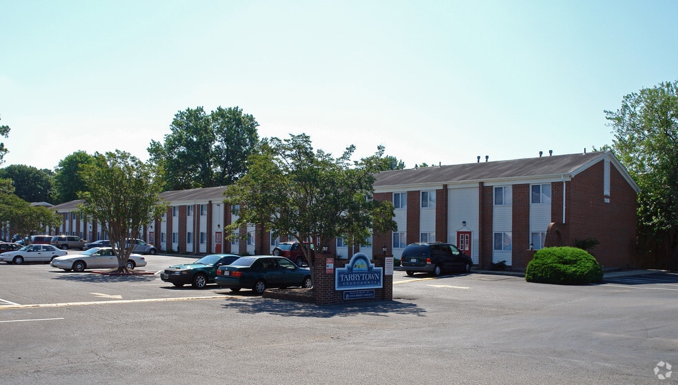 11112 Mintwood Pl, Newport News, VA for sale - Building Photo - Image 2 of 23