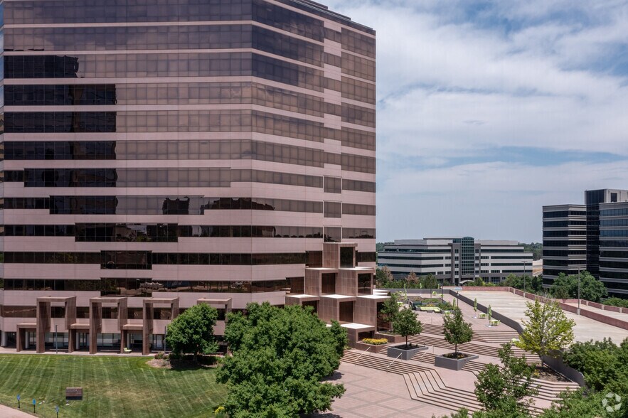 4600 S Ulster St, Denver, CO à louer - Photo du bâtiment - Image 3 de 13