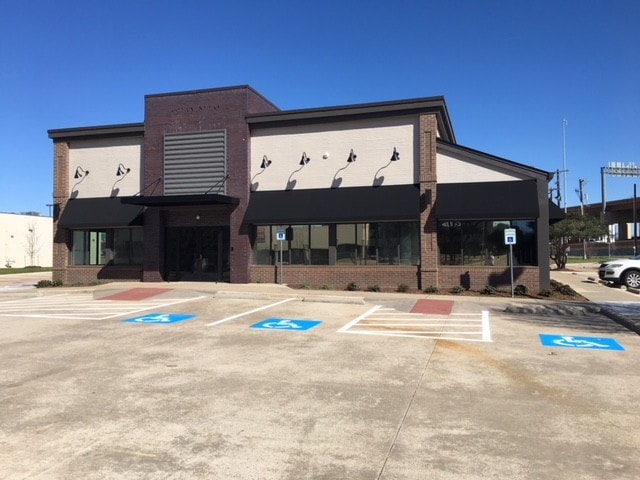 8605 Airport Fwy, North Richland Hills, TX for lease Primary Photo- Image 1 of 8