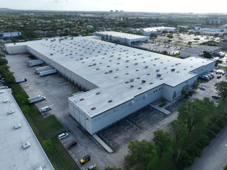 10000 NW 25th St, Doral, FL à louer - Aérien - Image 2 de 8