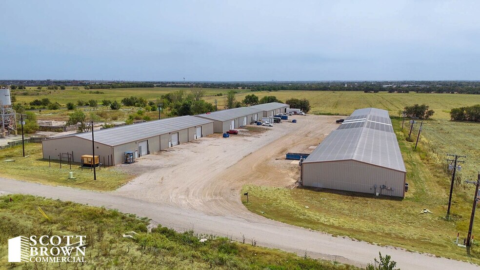 900 Utility Rd, Sanger, TX à louer - Photo du bâtiment - Image 1 de 5