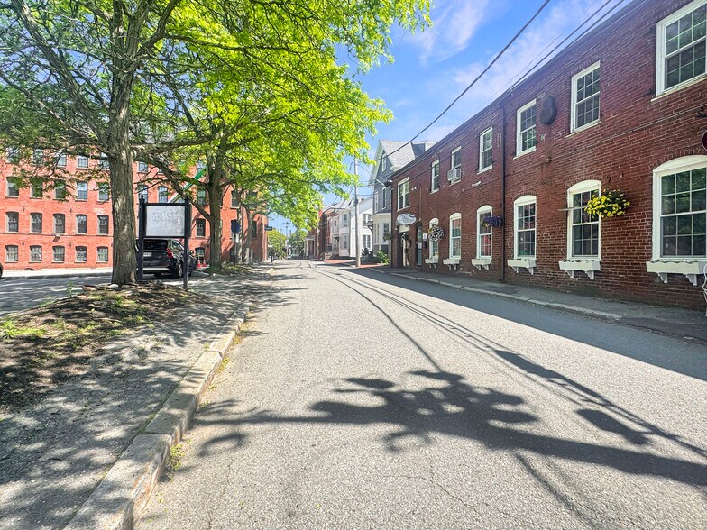 8-10 Prince Pl, Newburyport, MA à louer - Photo principale - Image 1 de 1