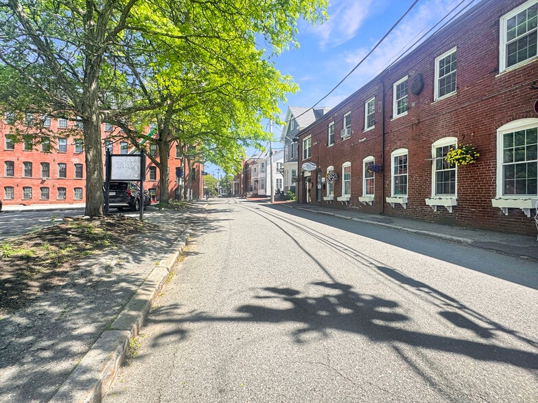 8-10 Prince Pl, Newburyport, MA for lease - Primary Photo - Image 1 of 1