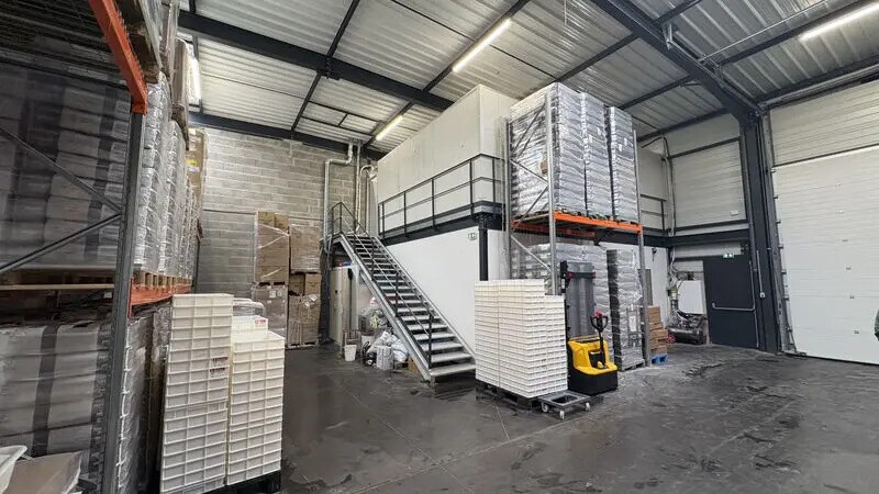 Bureau dans Décines-Charpieu à louer - Photo intérieure - Image 1 de 4