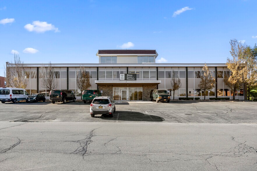 30-32 N Russell Rd, Albany, NY à vendre - Photo du bâtiment - Image 3 de 76