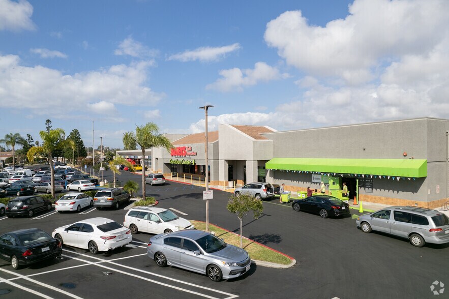 9029-9121 Garfield Ave, Fountain Valley, CA à louer - Photo du bâtiment - Image 1 de 13