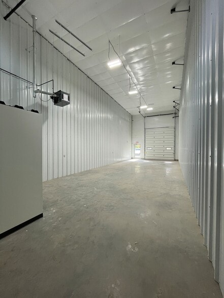 100 South Satellite Road, South Windsor, CT for lease - Building Photo - Image 3 of 6