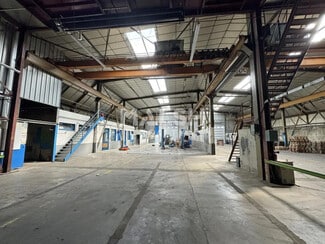 Plus de détails pour Bureau, Local d'activités à louer