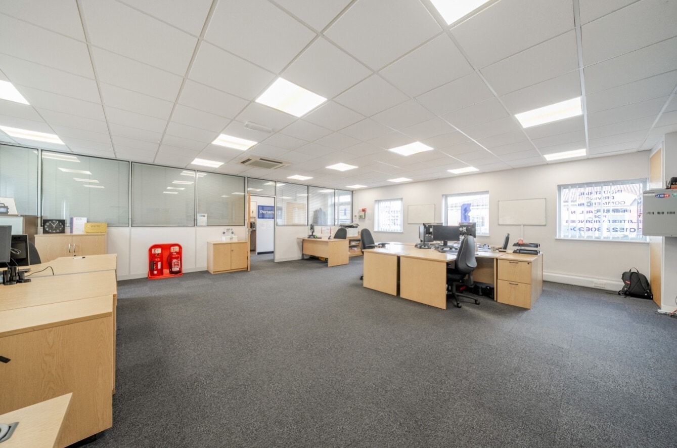 Weaver Rd, Lincoln, LIN LN6 3QN - Unit C2 - - Interior Photo - Image 1 of 7