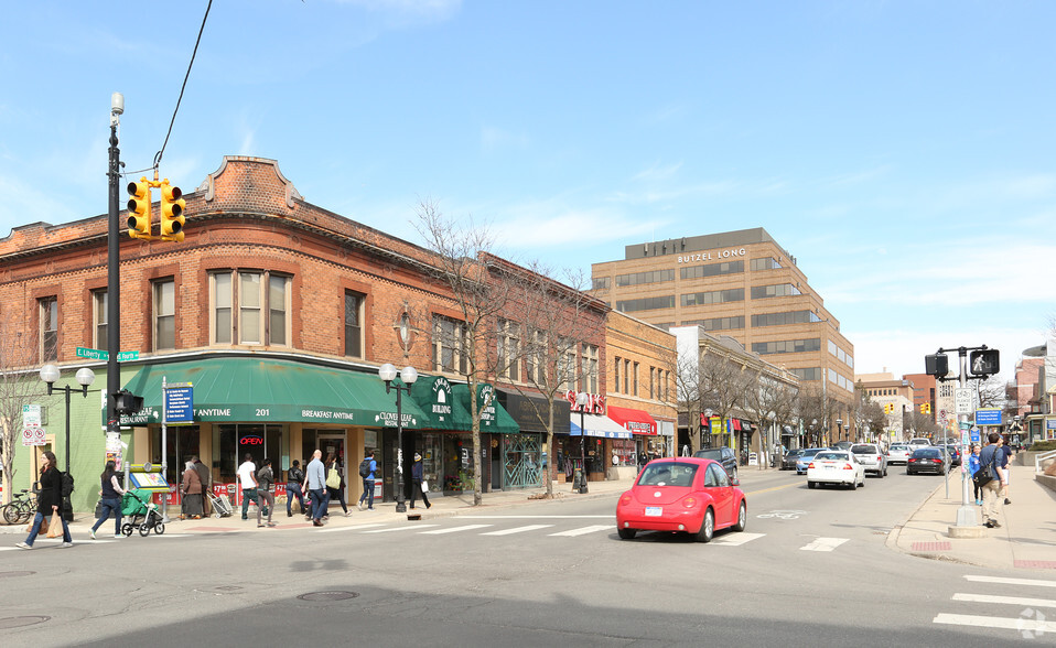 209-211 E Liberty St, Ann Arbor, MI à vendre - Photo du bâtiment - Image 1 de 1