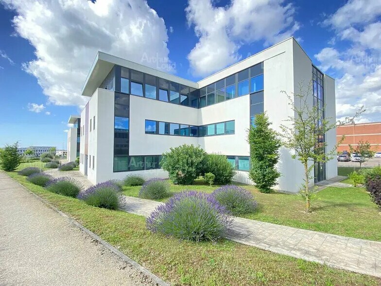 11 Rue Lounes Matoub, Dijon for lease - Building Photo - Image 2 of 5
