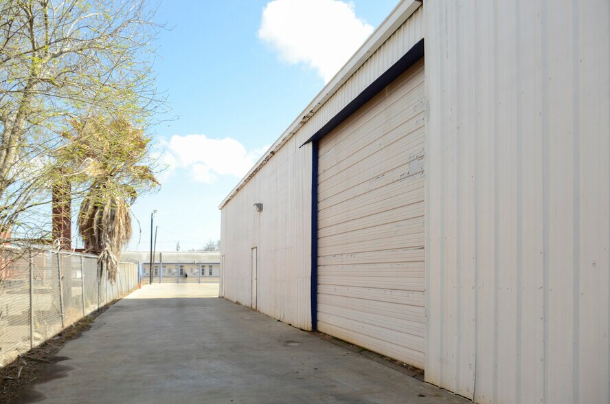 4517 Baldwin Blvd, Corpus Christi, TX for sale - Building Photo - Image 2 of 6