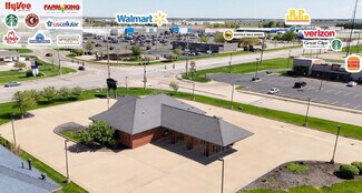Plus de détails pour 1661 E Jackson St, Macomb, IL - Bureau/Commerce de détail à louer