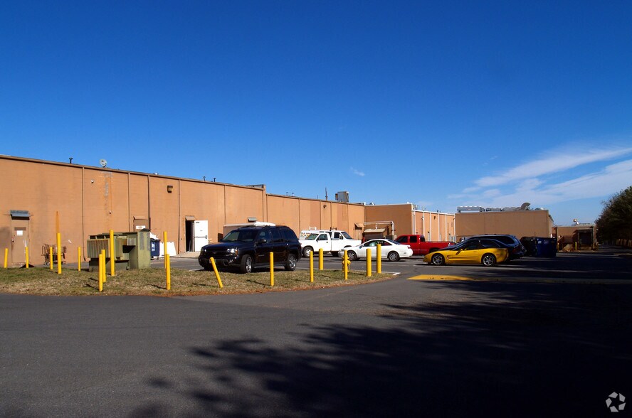 315 Garrisonville Rd, Stafford, VA à louer - Photo du bâtiment - Image 2 de 3