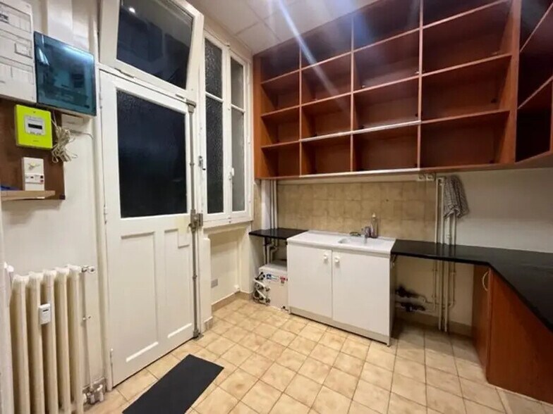 13 Rue Du Général Delestraint, Paris for lease - Interior Photo - Image 3 of 5
