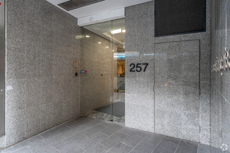 257 Clarence St, Sydney à louer - Photo du bâtiment - Image 3 de 4