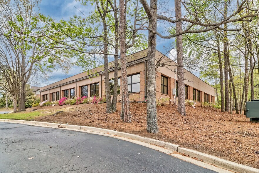 13 Harbison Way, Columbia, SC à vendre - Photo du bâtiment - Image 2 de 57