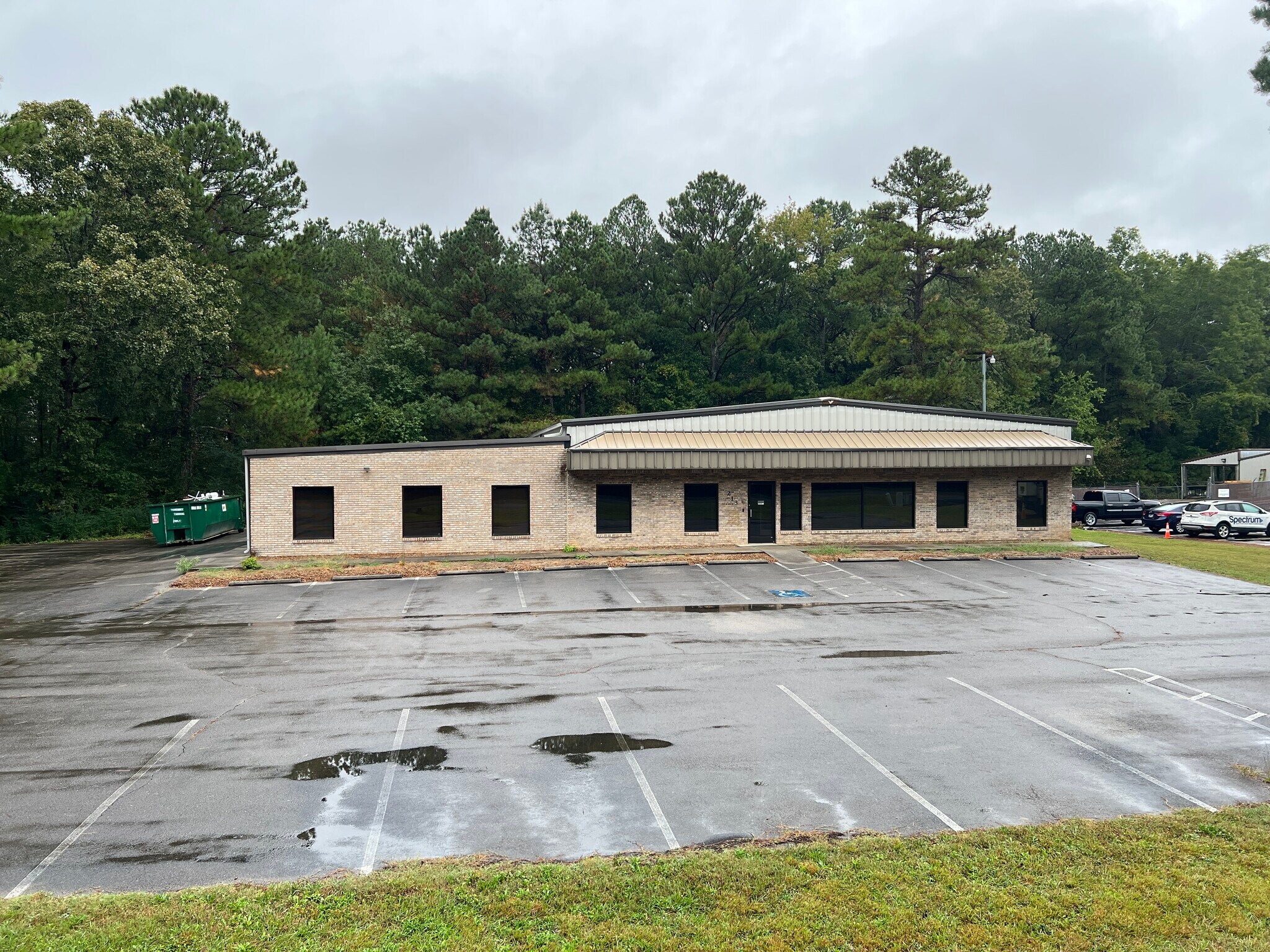 213 Industrial Blvd, Tullahoma, TN for sale Primary Photo- Image 1 of 13