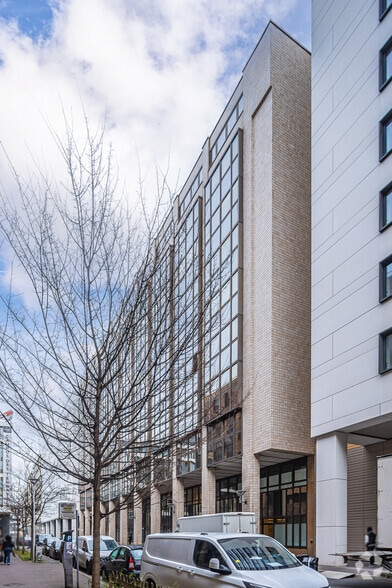 41 Rue Des Trois Fontanot, Nanterre for lease - Building Photo - Image 2 of 10