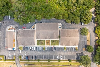 930-938 W Lumsden Rd, Brandon, FL - AERIAL  map view