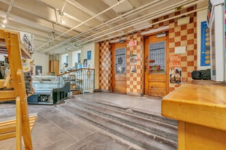 1375 Av Laurier E, Montréal, QC à louer Photo du bâtiment- Image 2 de 28