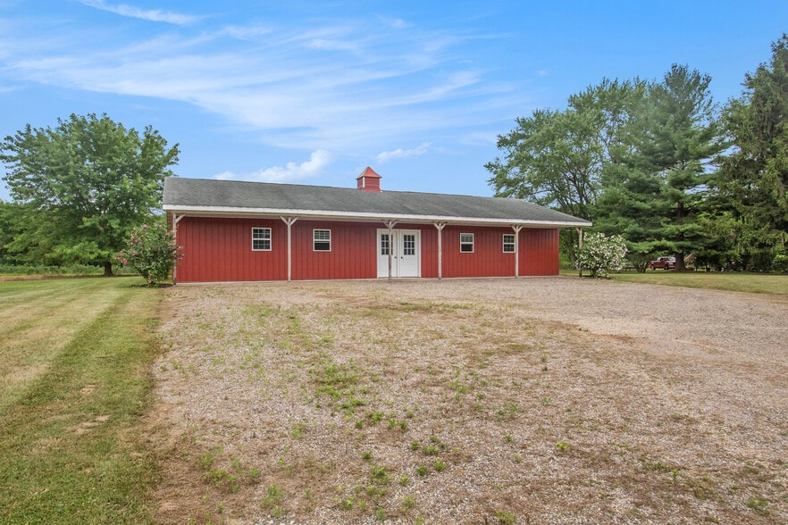 62099 M-43, Bangor, MI à vendre - Photo du bâtiment - Image 2 de 32