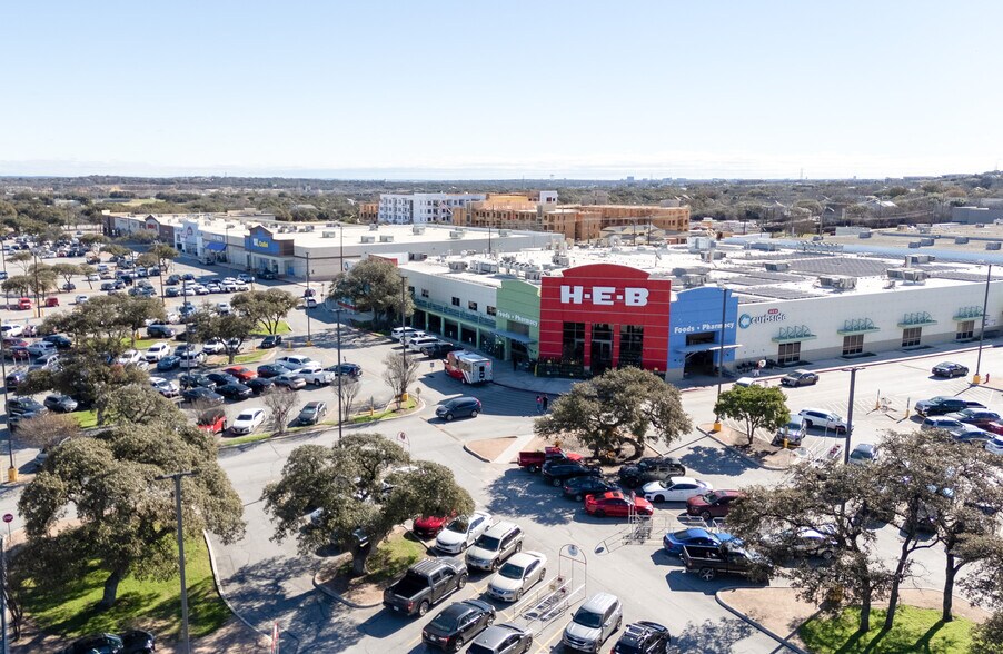 12651 Vance Jackson Rd, San Antonio, TX à louer - Photo principale - Image 1 de 3