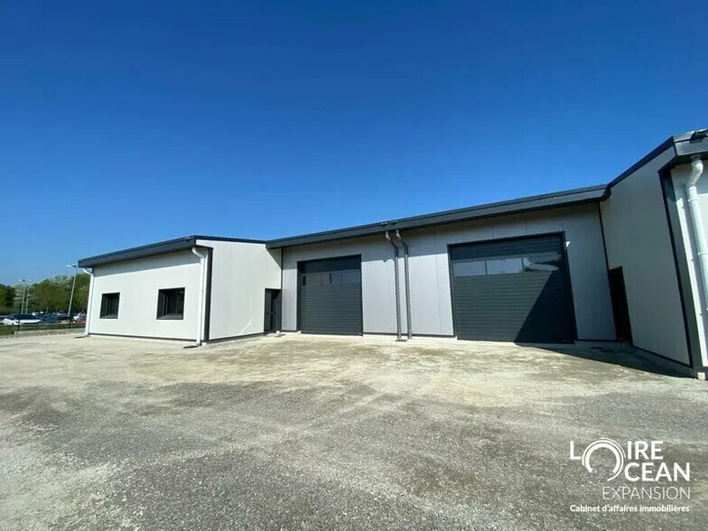 Flex dans Bouaye à louer - Photo du bâtiment - Image 1 de 17