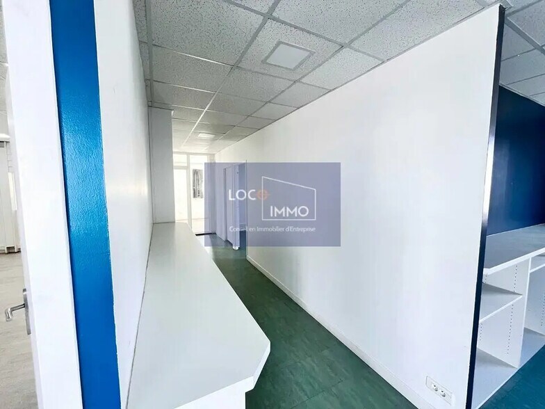 Office in Bordeaux for lease - Interior Photo - Image 3 of 11