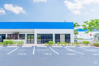 4500 N Powerline Rd, Deerfield Beach, FL à louer Photo du bâtiment- Image 2 de 12