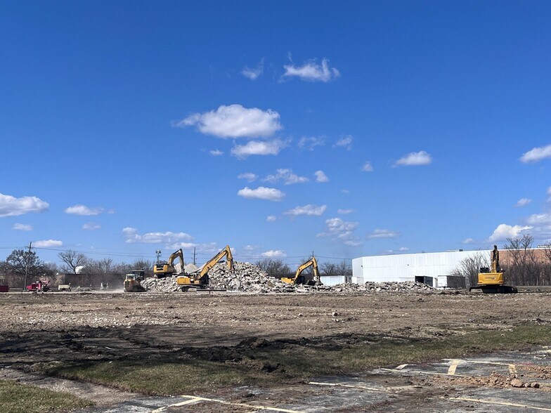 424 Howard Ave, Des Plaines, IL à louer - Photo principale - Image 1 de 1