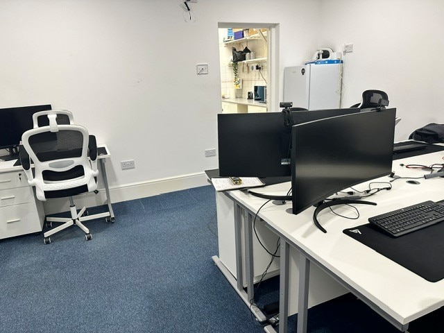 14 Moray Way, Romford for lease Interior Photo- Image 1 of 5