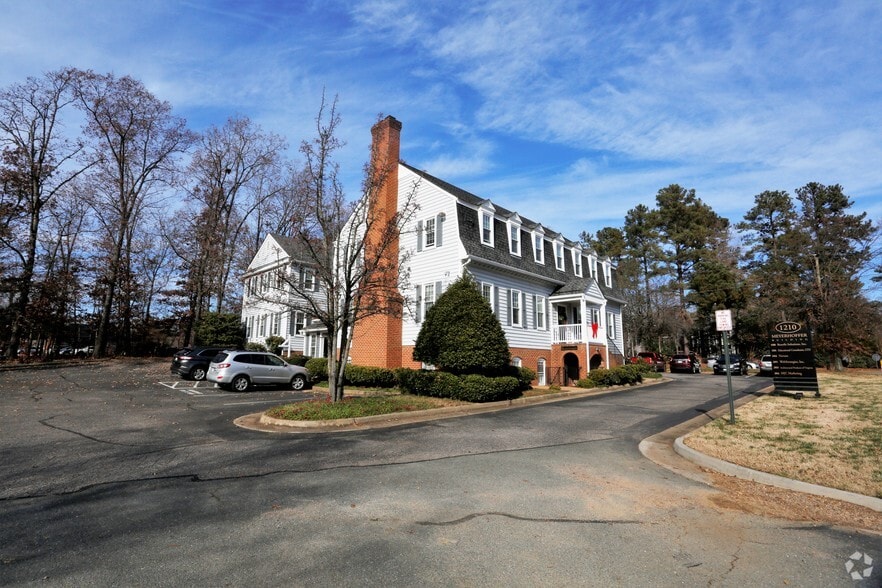 1210 Sycamore Square Dr, Midlothian, VA for lease - Building Photo - Image 2 of 2